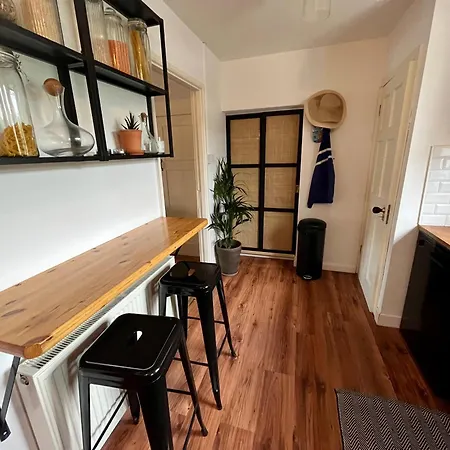 Townhouse Near City Centre 別荘 *