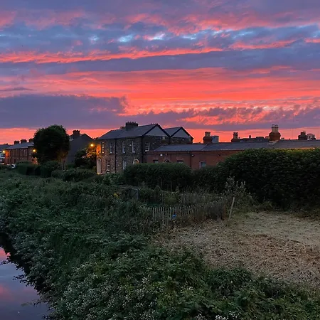 Townhouse Near City Centre *