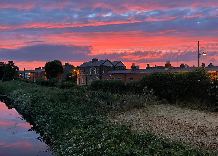 Townhouse Near City Centre *