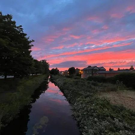 Townhouse Near City Centre *